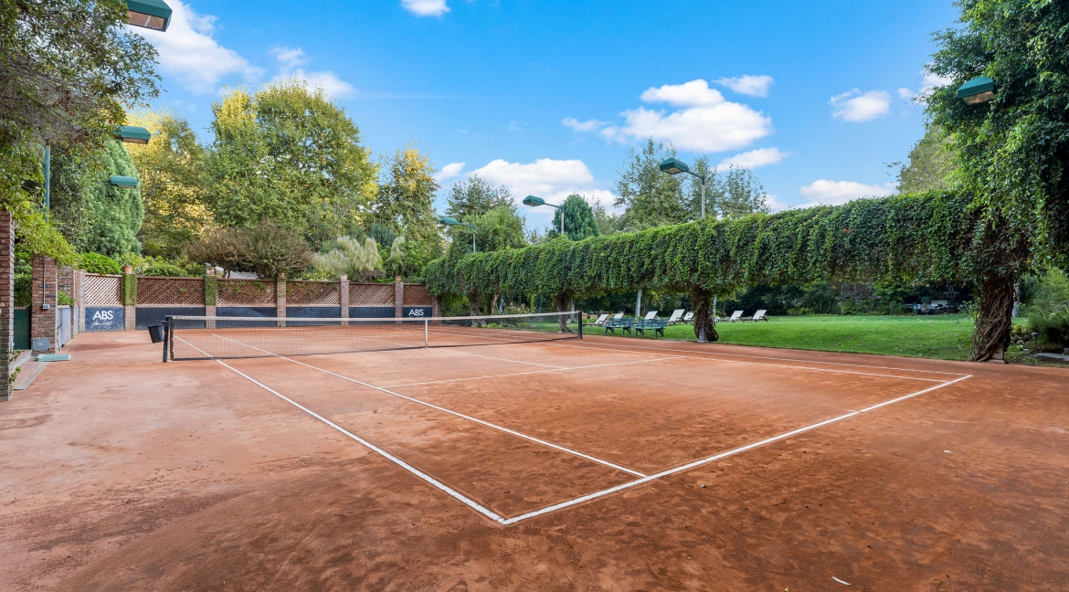 Clay Tennis Court 1